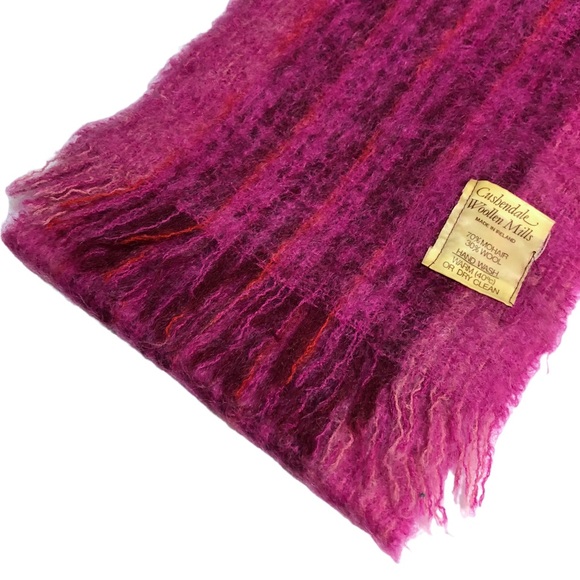CUSHENDALE WOOLLEN MILLS Fuschia Boucle Striped Woven Mohair Scarf - Picture 4 of 6